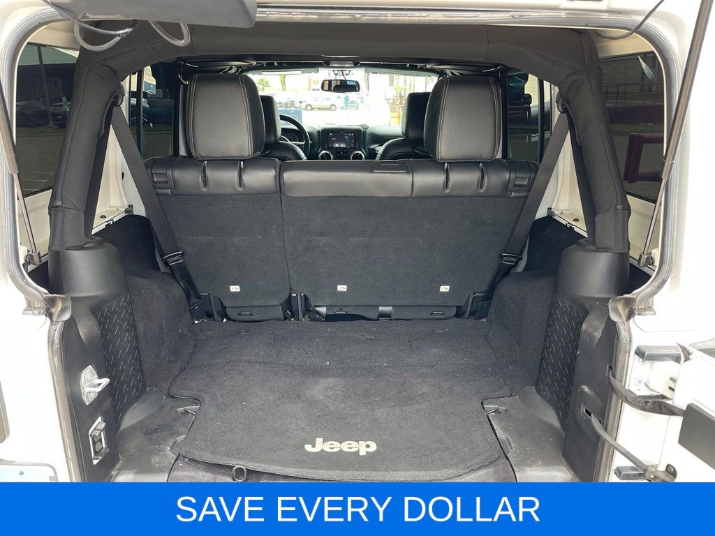 Used 2016 White/off-white Jeep Unlimited Rubicon image 6