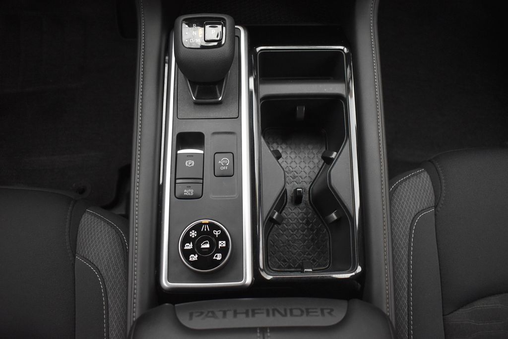 Thumbnail: 2025 Nissan Pathfinder - 26