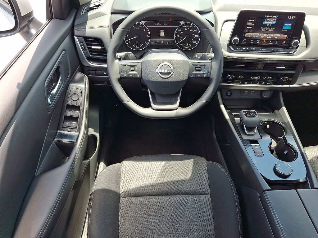 2025 Nissan Rogue — photo 12