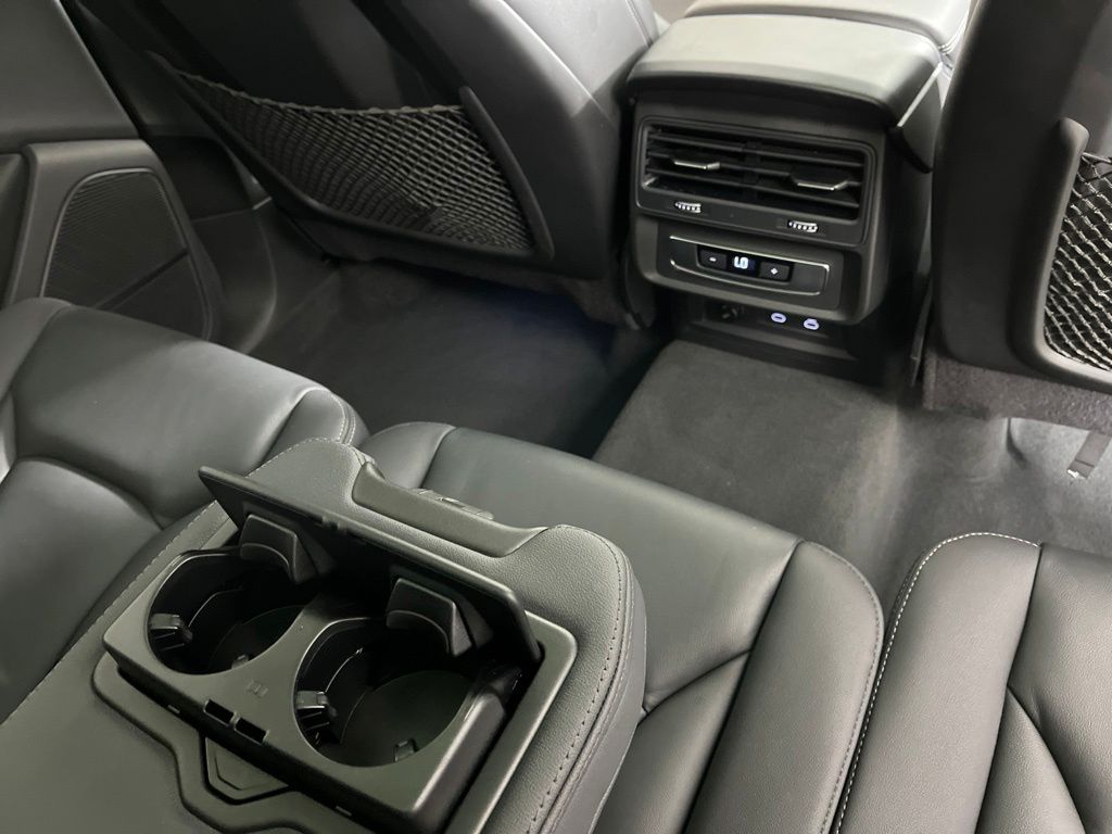 Thumbnail: 2025 Audi Q7 - 19