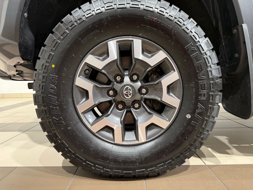Thumbnail: 2020 Toyota Tacoma - 9