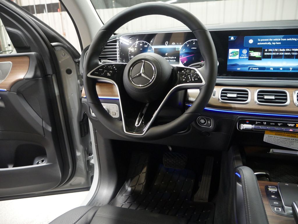 Thumbnail: 2026 Mercedes-Benz GLE - 26