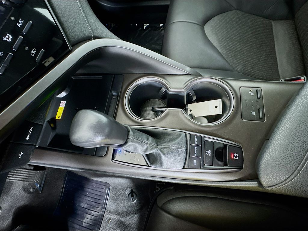 2023 Toyota Camry XSE - Photo 16