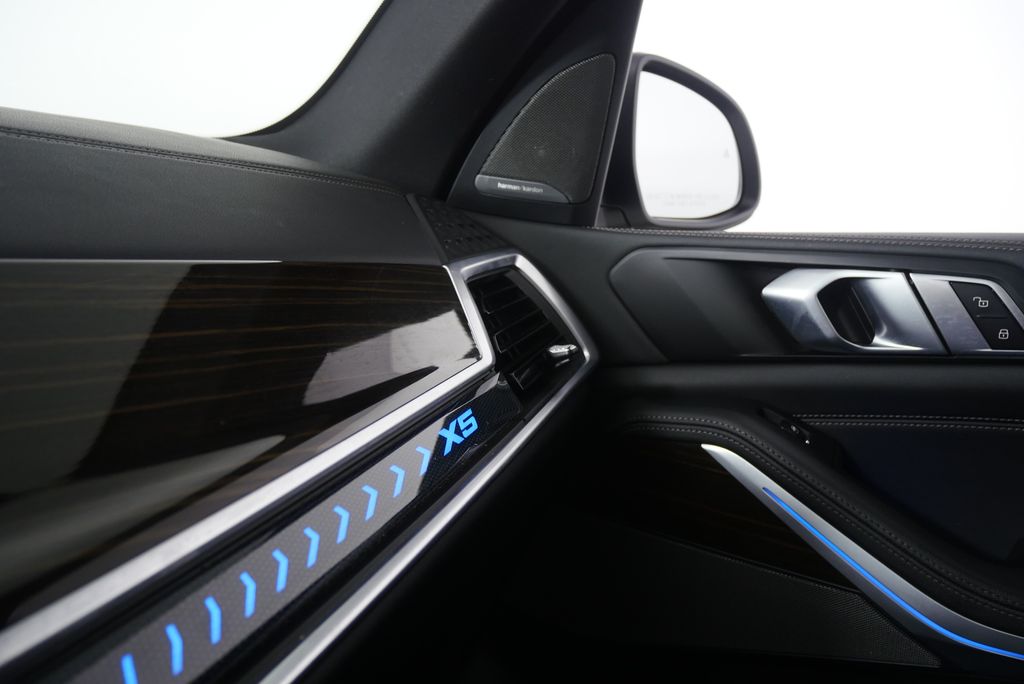 Thumbnail: 2024 BMW X5 - 28