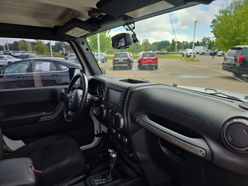 2017 Jeep Wrangler Unlimited Sport 24