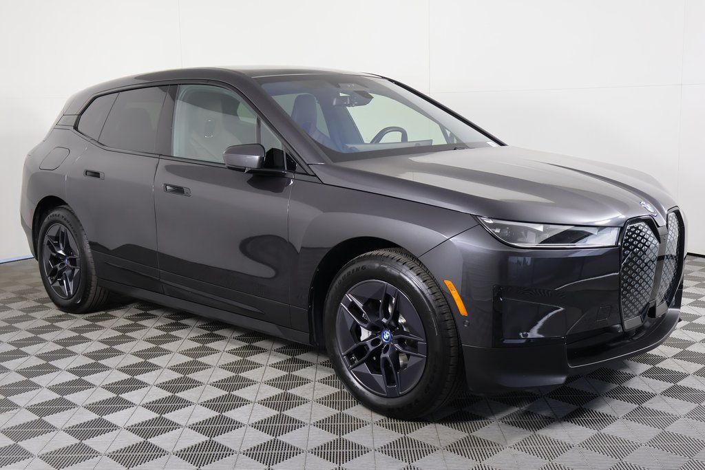 Thumbnail: 2023 BMW iX - 3