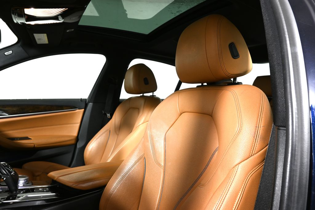 Thumbnail: 2017 BMW 5 Series - 4