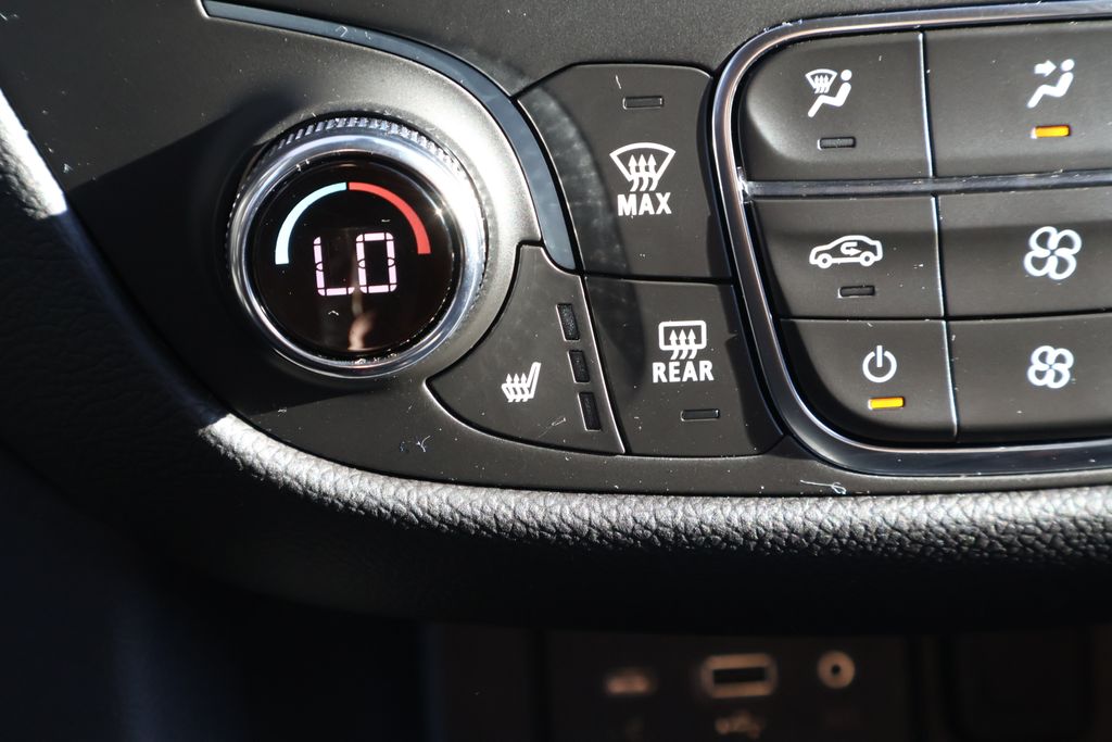 Thumbnail: 2024 Chevrolet Equinox - 18