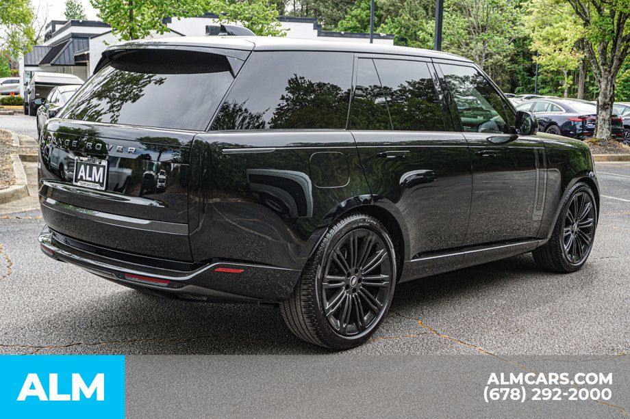 Used 2023 Silver Land Rover SE image 5