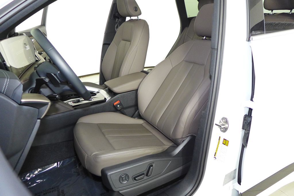 Thumbnail: 2025 Audi Q5 - 22