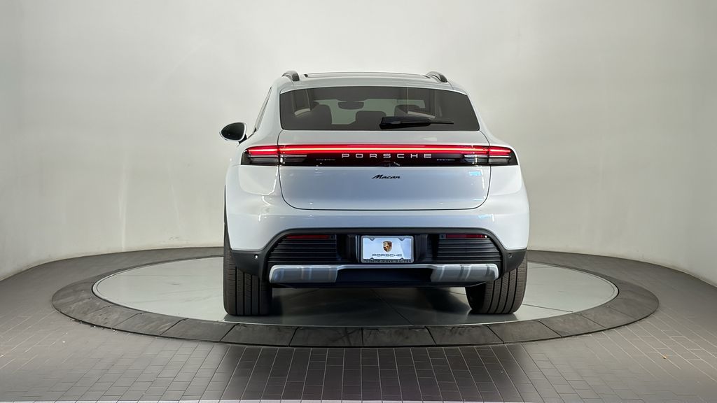 Thumbnail: 2025 Porsche Macan - 6