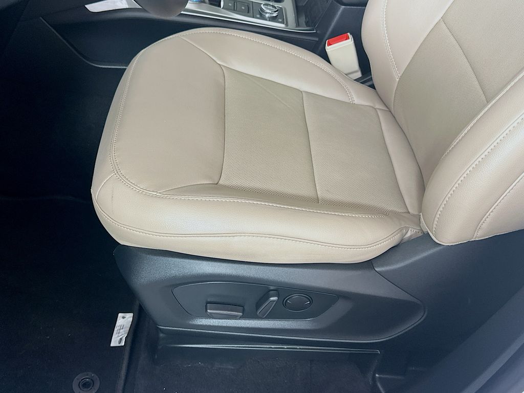 2023 Ford Explorer Limited 18