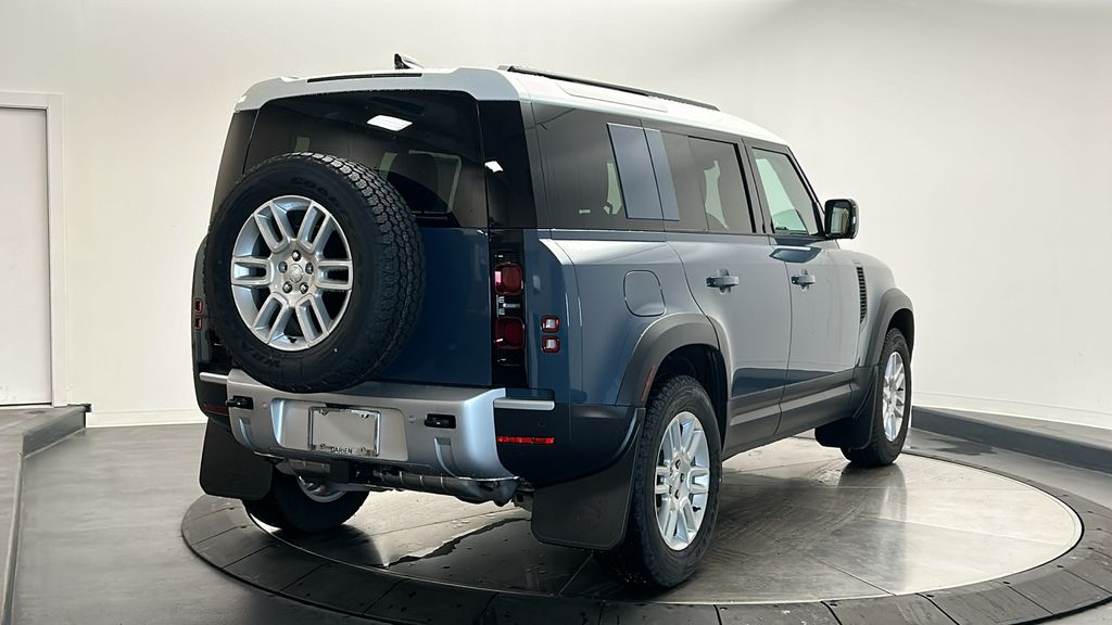 2025 Land Rover Defender 110 5