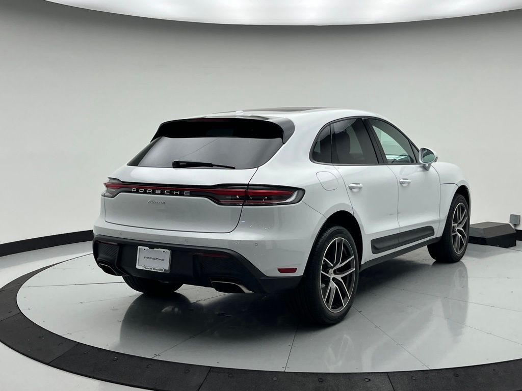 Thumbnail: 2025 Porsche Macan - 9