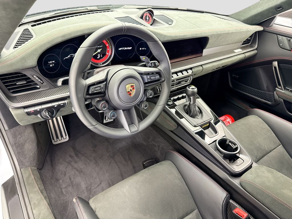 Thumbnail: 2025 Porsche 911 - 4