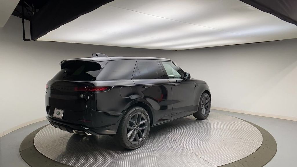 Thumbnail: 2023 Land Rover Range Rover Sport - 8