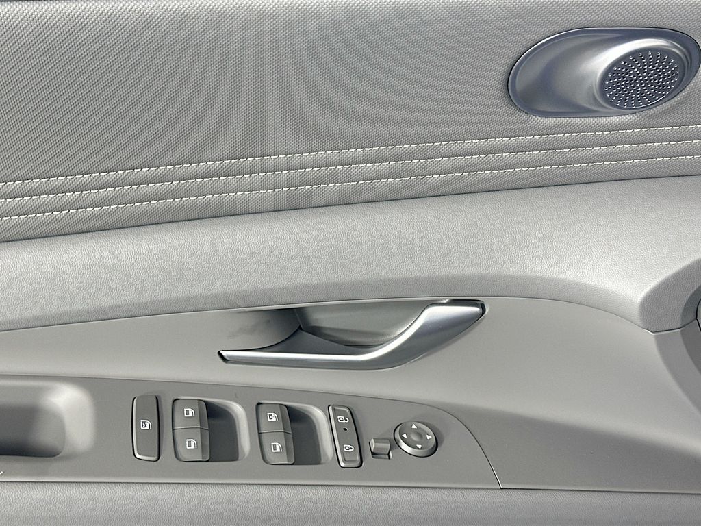 Thumbnail: 2026 Hyundai Elantra - 18