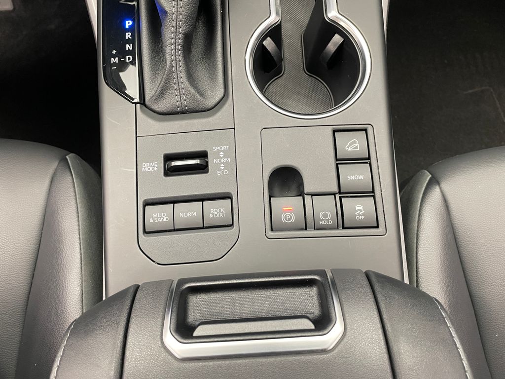 Thumbnail: 2023 Toyota Highlander - 29