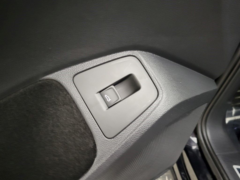 Thumbnail: 2024 Volkswagen Tiguan - 31