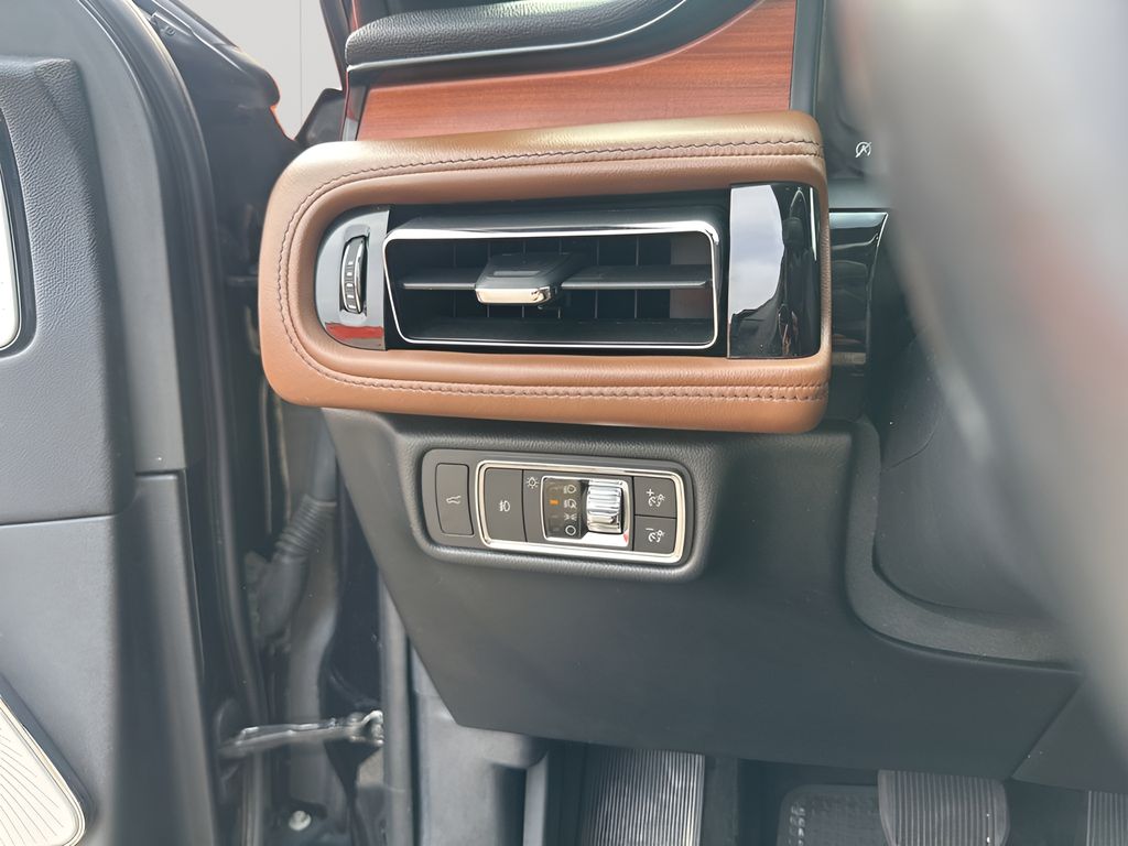 Used Car 2020 Lincoln Aviator  Reserve For Sale Under $25,000 In Austin, Texas