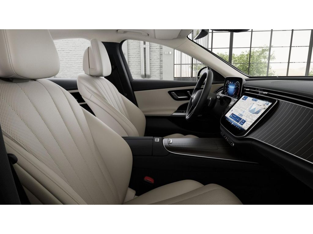 2026 Mercedes Benz E 4MATIC photo 4