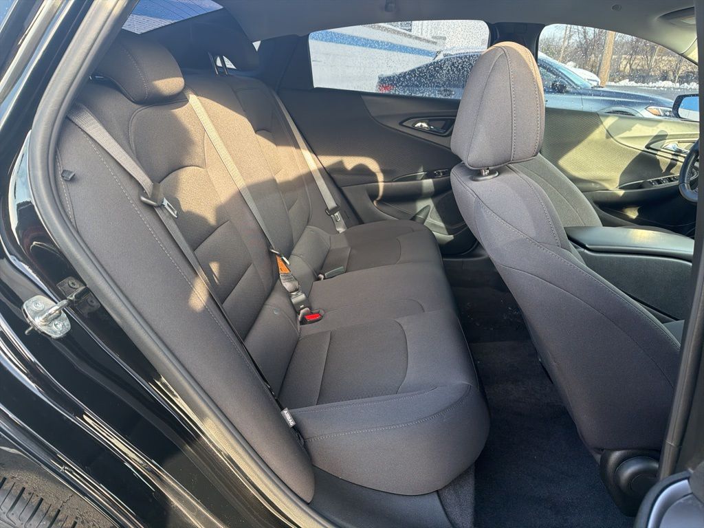 Thumbnail: 2022 Chevrolet Malibu - 22