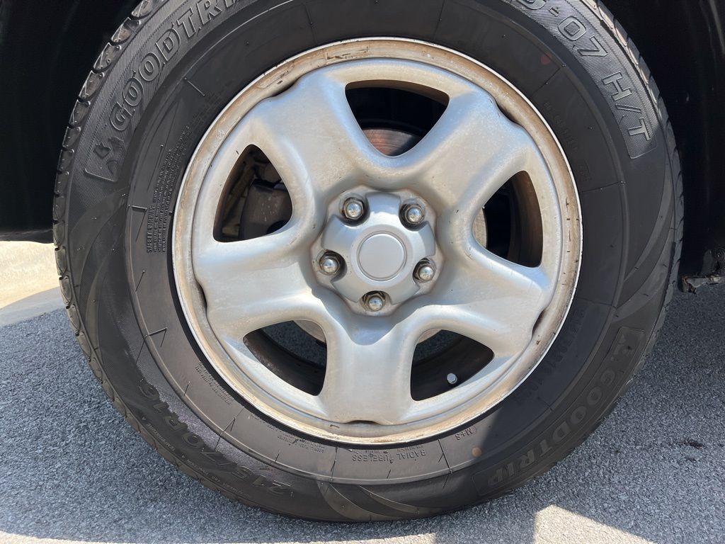 2003 Toyota RAV4 Base 14