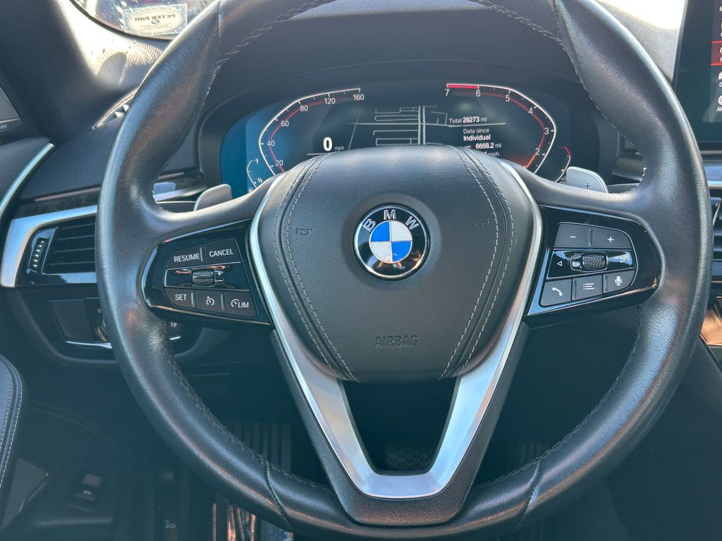 Thumbnail: 2022 BMW 5 Series - 18