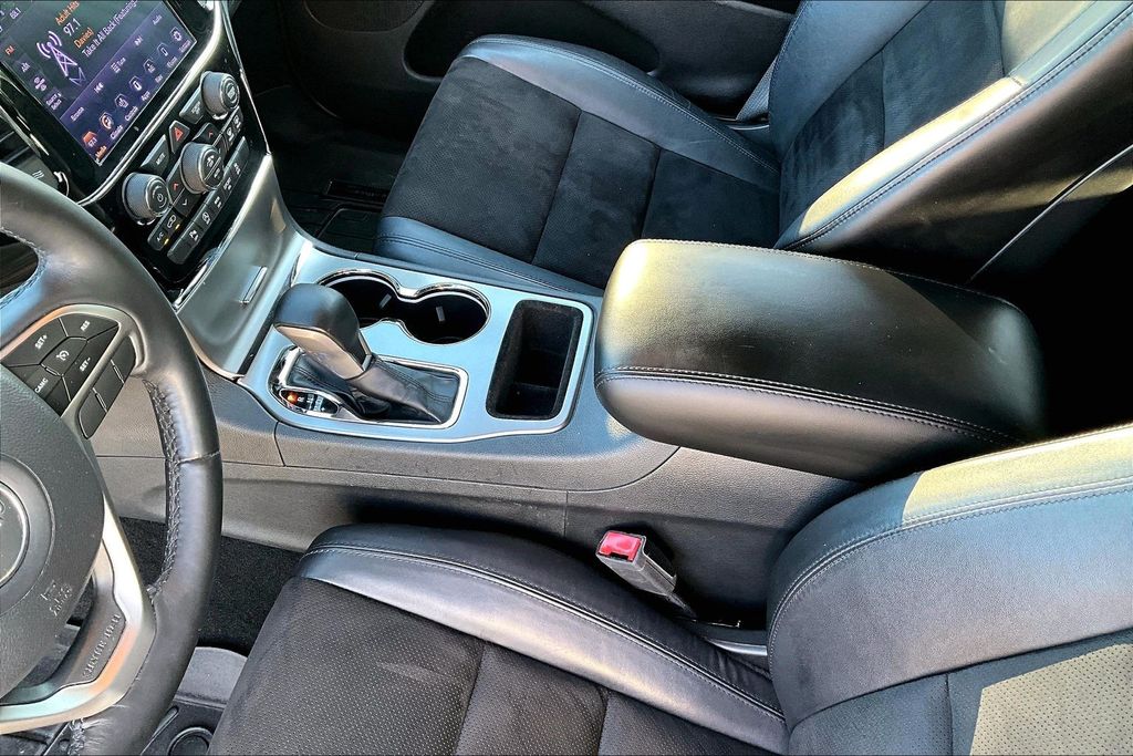 2020 Jeep Grand Cherokee Altitude Black at DeMontrond Auto Country