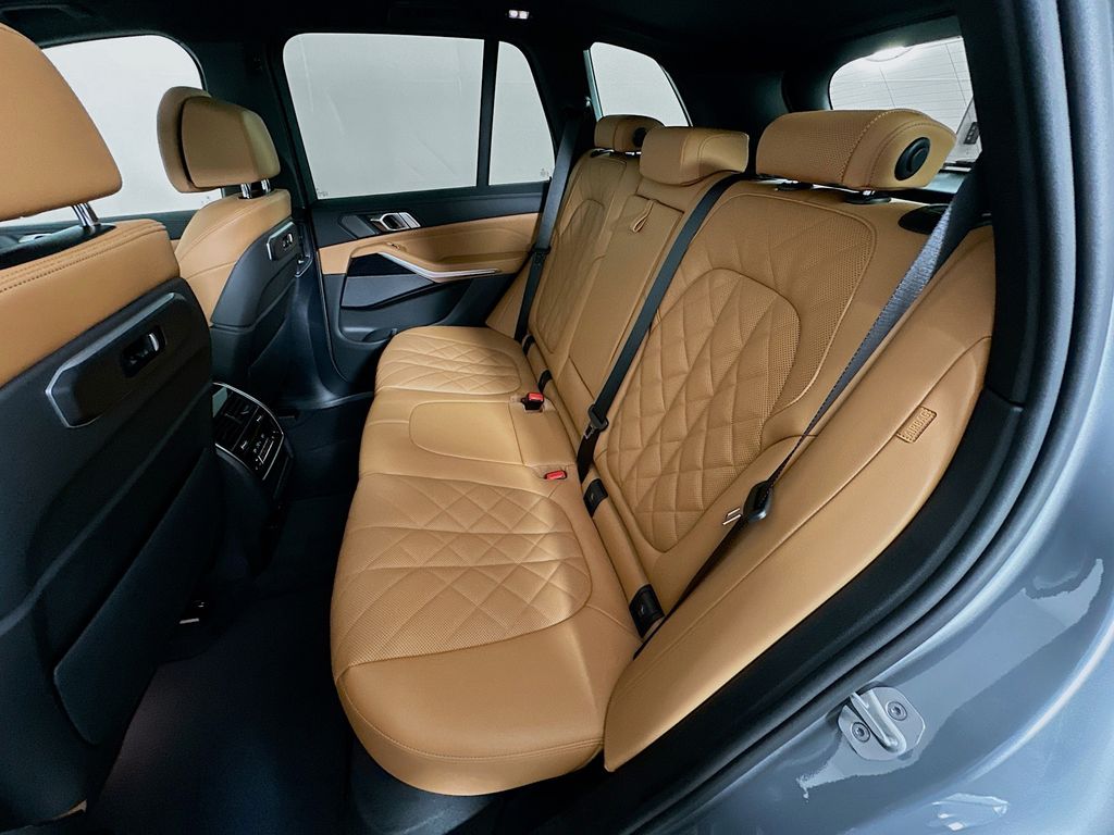 Thumbnail: 2026 BMW X5 - 17