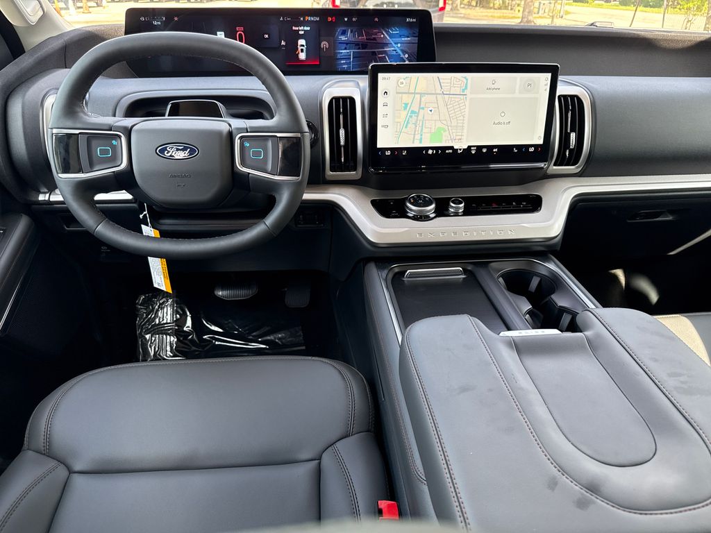 2025 Ford Expedition MAX photo 4