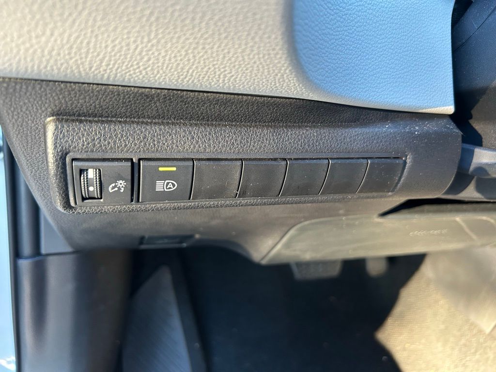 Thumbnail: 2025 Toyota Corolla - 15