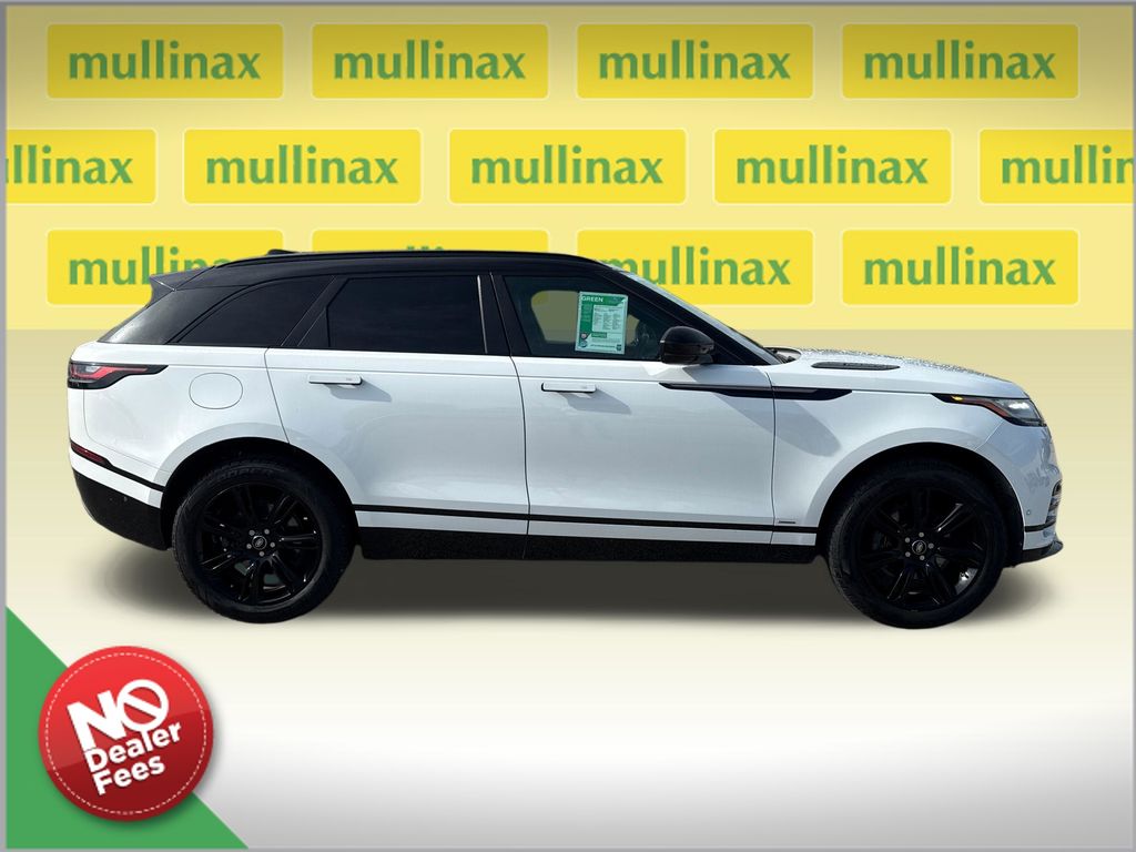 Used 2019  Land Rover SE R-Dynamic image 2