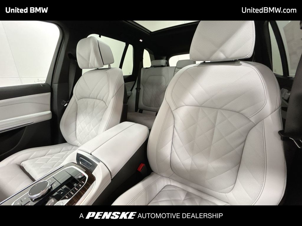 Thumbnail: 2026 BMW X5 - 13