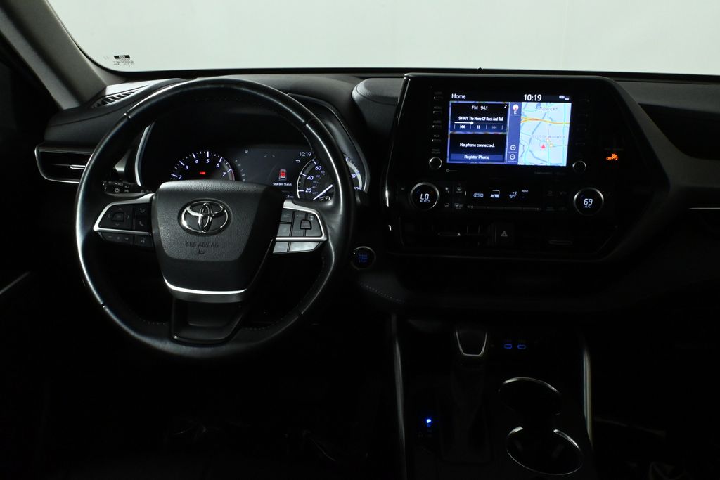 2022 Toyota Highlander XLE 19