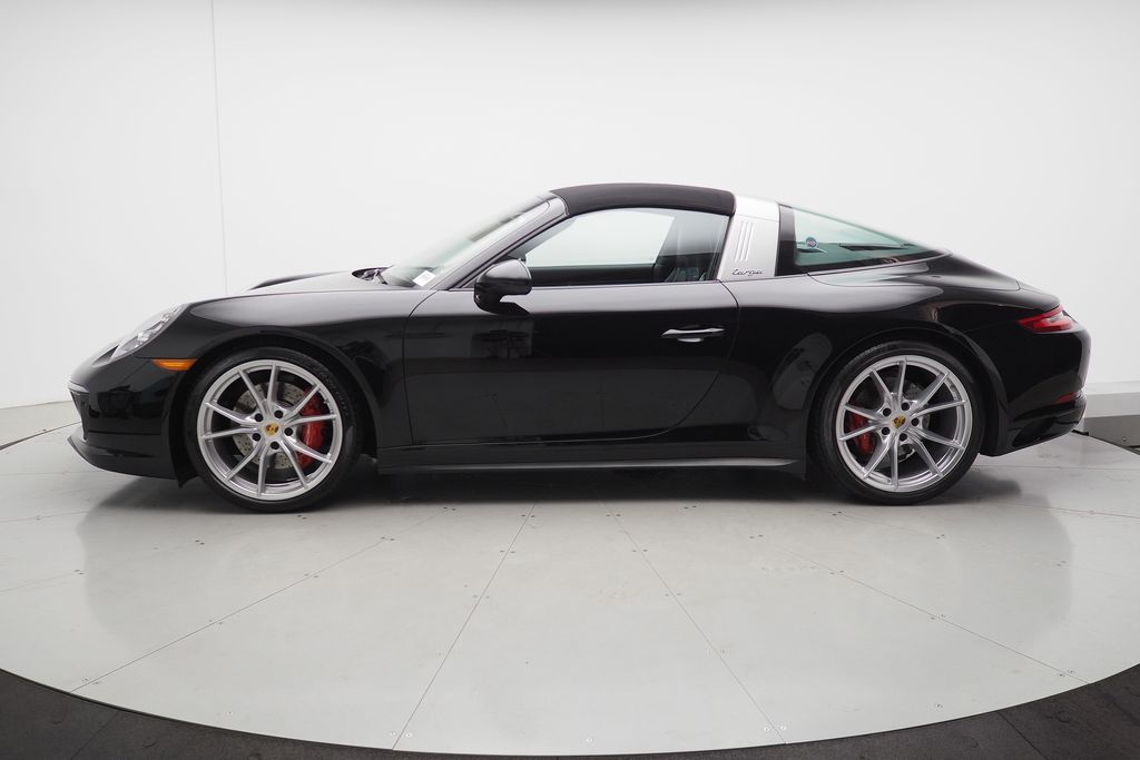 Thumbnail: 2019 Porsche 911 - 8