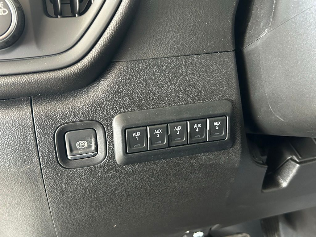 New 2026 Summit White Chevrolet Work Truck image 35