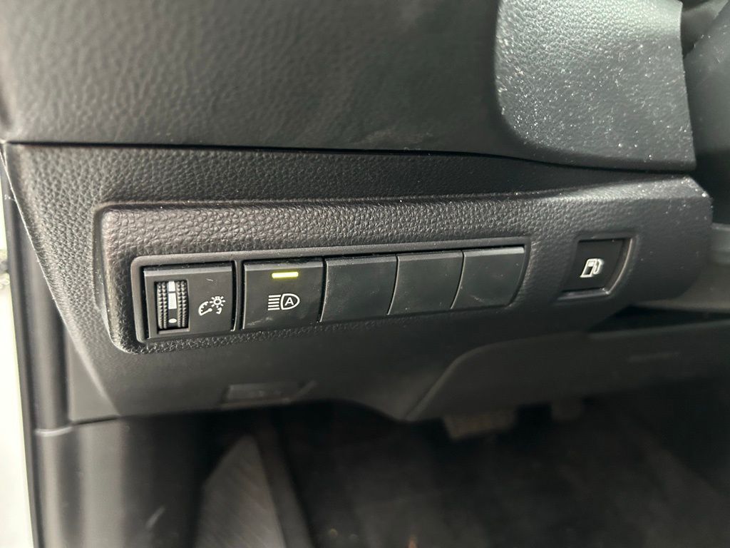 Thumbnail: 2025 Toyota Corolla - 17