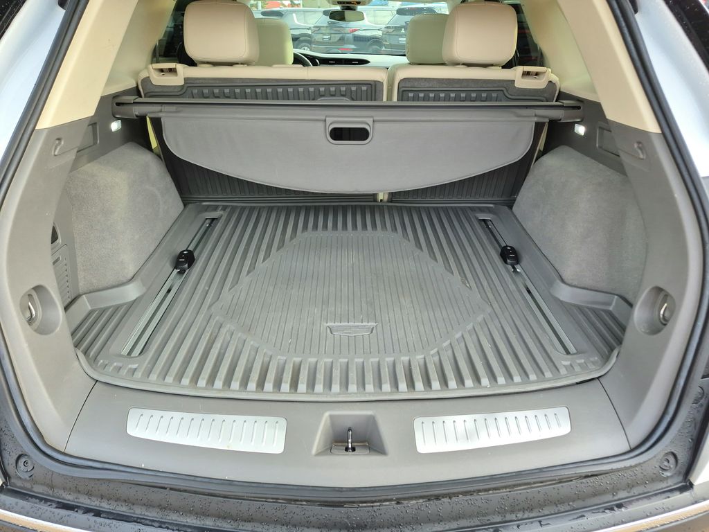 2022 Cadillac XT5 Premium Luxury White at AutoSavvy Houston Northwest