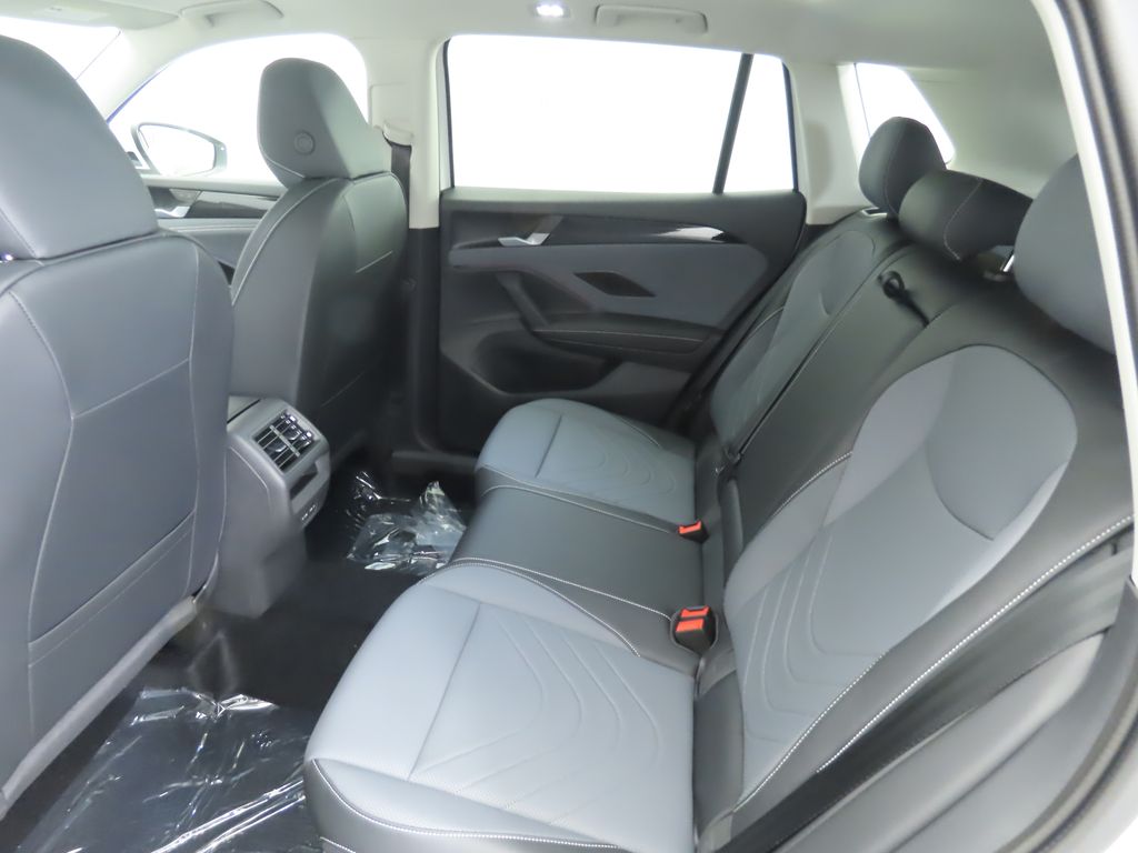 Thumbnail: 2025 Volkswagen Tiguan - 22