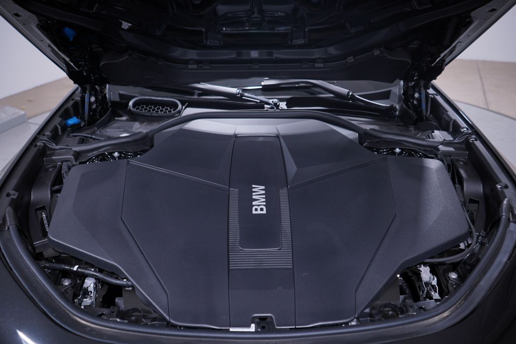 Thumbnail: 2025 BMW i7 - 17