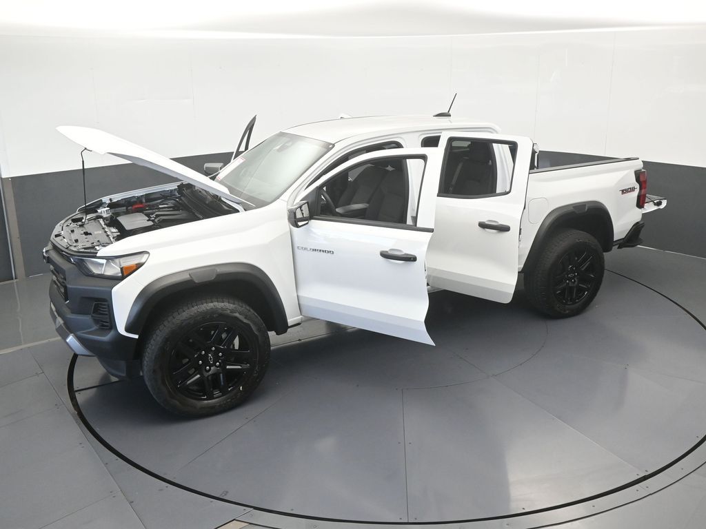 Used 2025 Summit White Chevrolet Trail Boss image 58