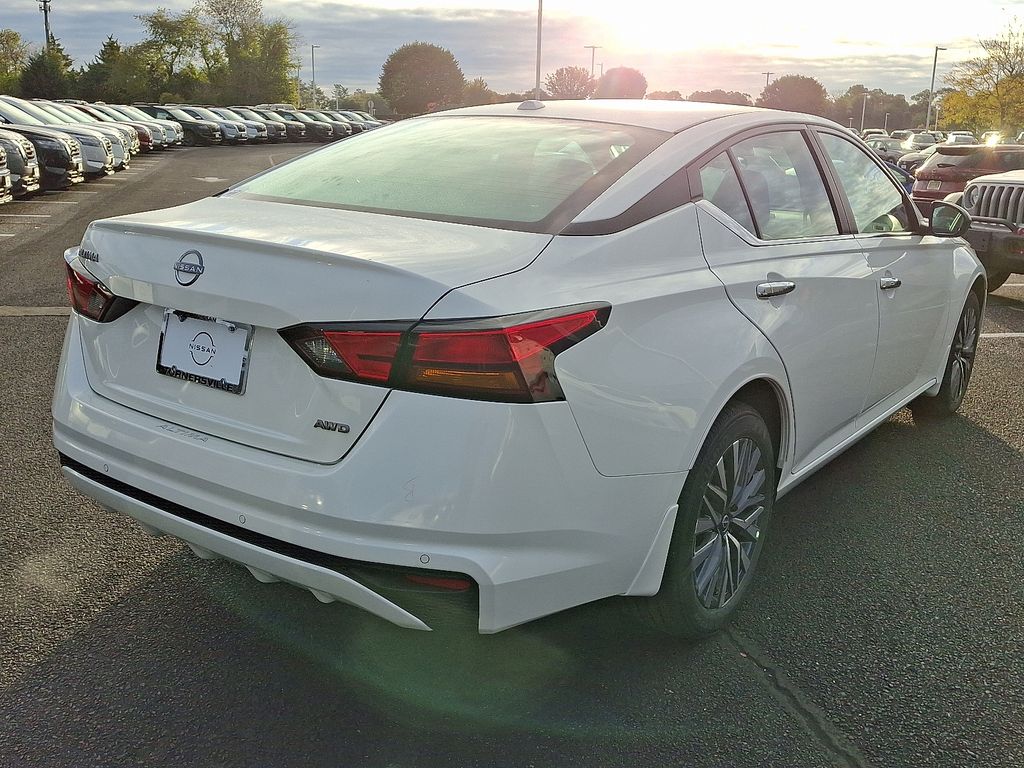 Thumbnail: 2025 Nissan Altima - 4