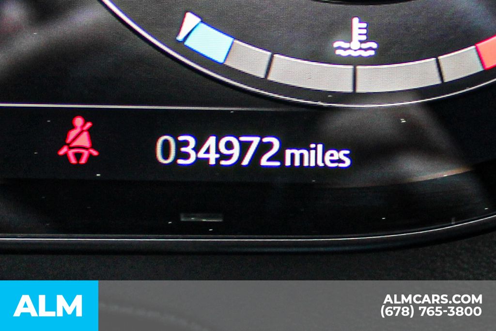 Used 2024 Black Land Rover SE image 41