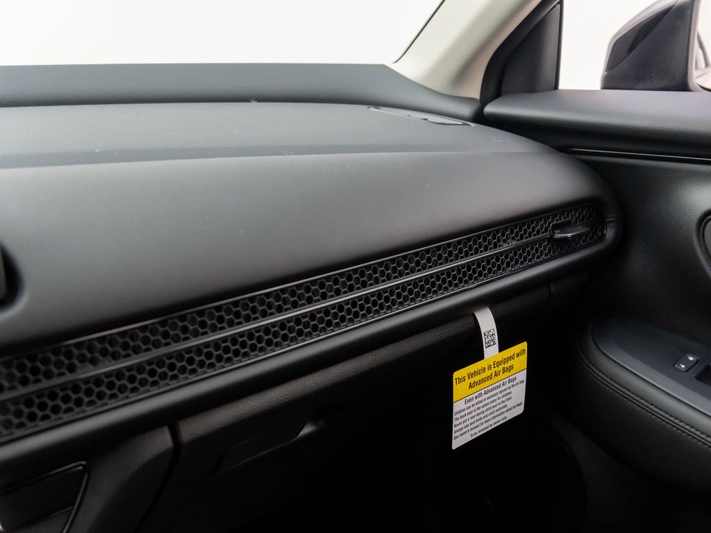 2025 Honda HR-V LX photo