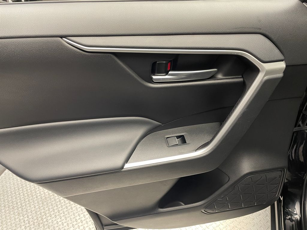 2024 Toyota RAV4 XLE 15