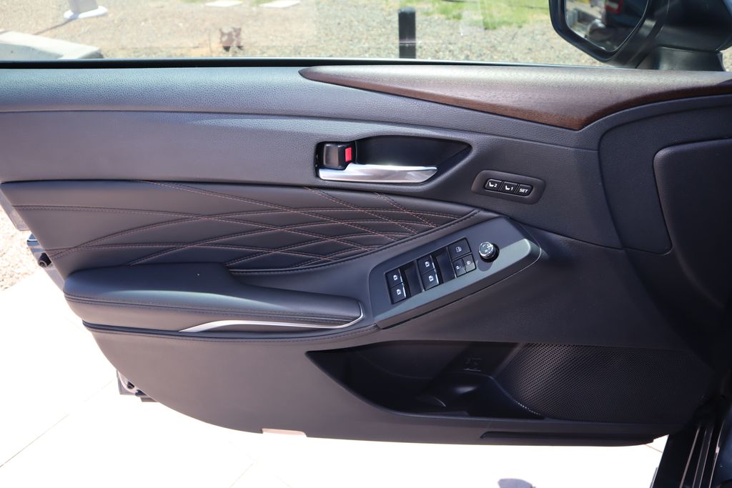 2021 Toyota Avalon Limited 23