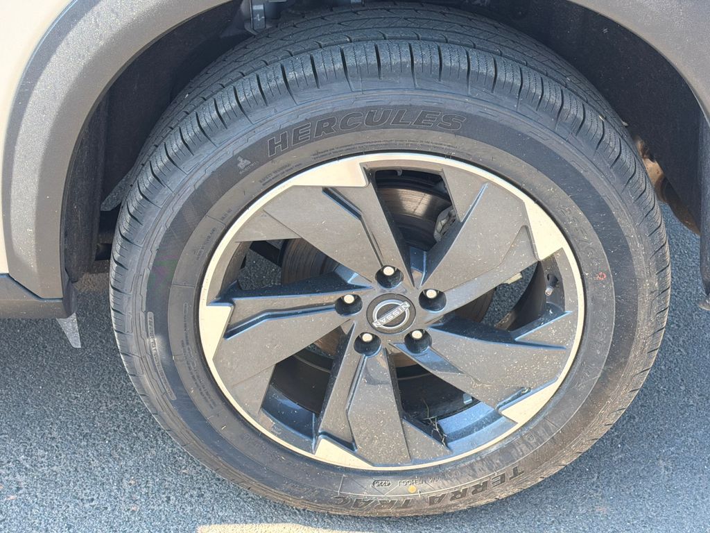 Used 2025 Silver Nissan SV image 19