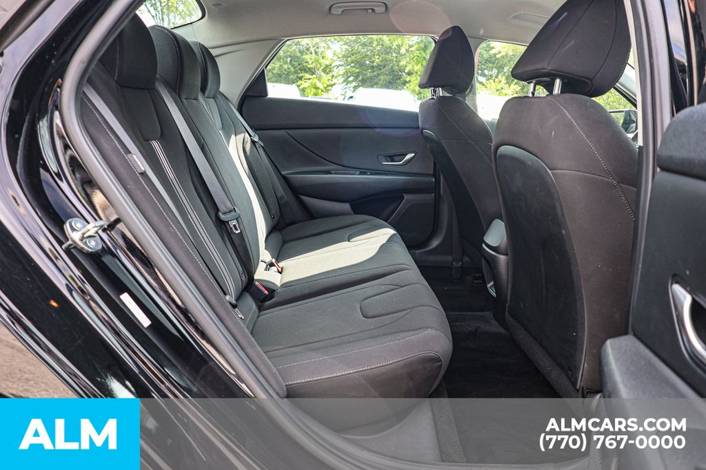 Used 2024 Black Hyundai SEL image 21