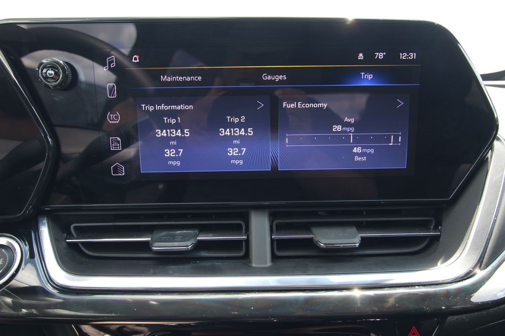 Used 2025 Chevrolet Trax SUV